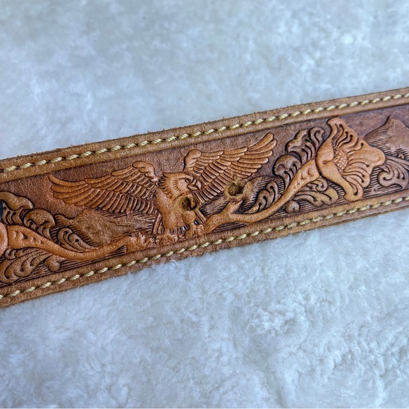 *Vintage* Tooled Leather Belt with Enamel Jeep Buckle - Picture 5 of 5